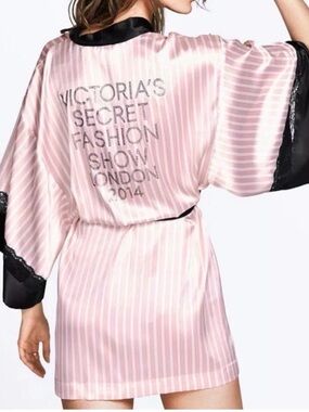 Victoria's Secret Pink and Black Satin 2014 London Fashion Show Robe with Lace